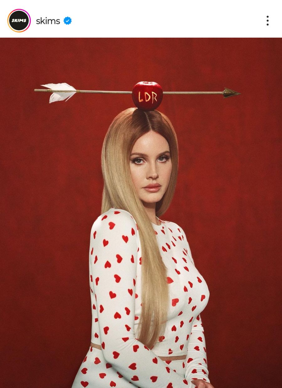 Lana del Rey se une a Skims de Kim Kardashian para celebrar San Valentín como una nueva víctima de Cupido
