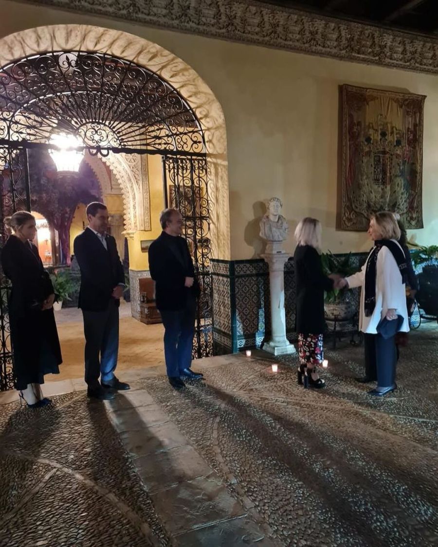 Hillary Clinton en Sevilla: fiesta exclusiva y paseos como una turista más