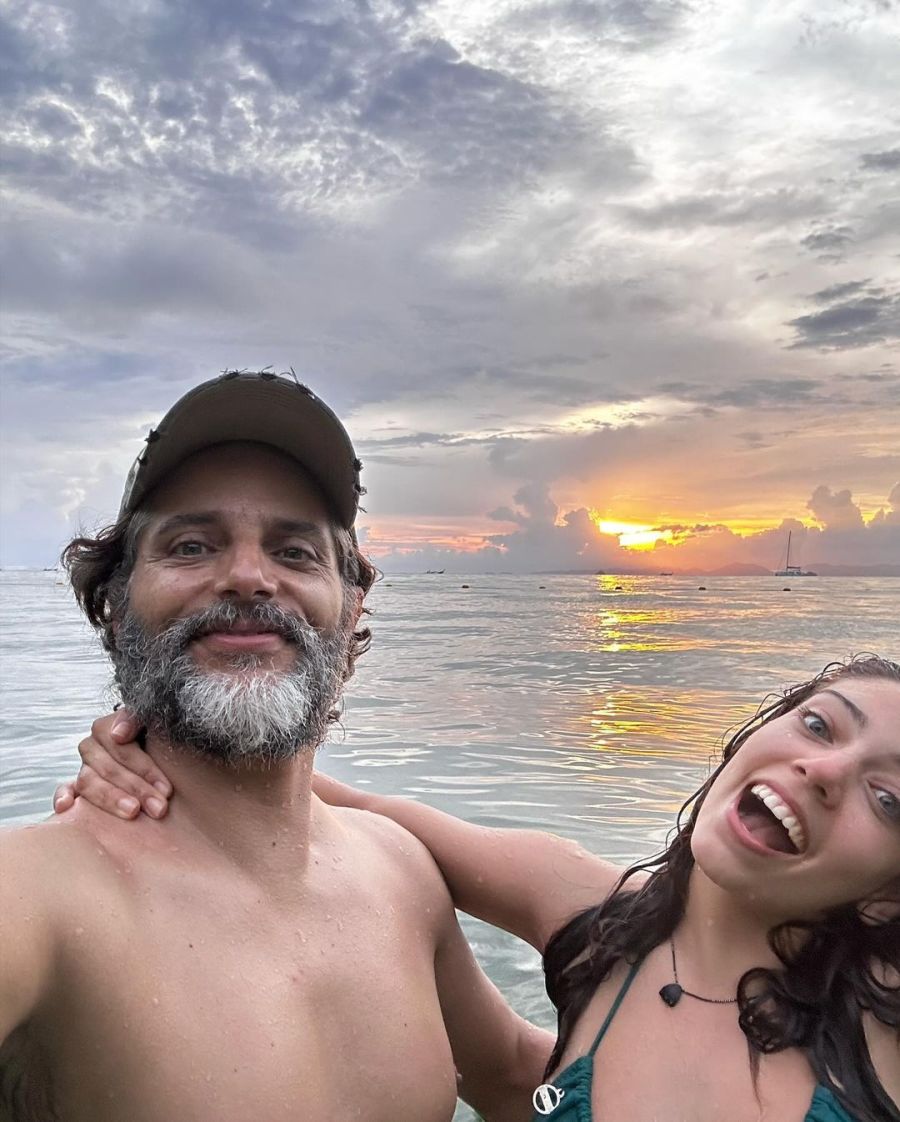 La hija de Joaquín Furriel compartió imágenes inéditas de sus vacaciones y sorprendió por su parecido