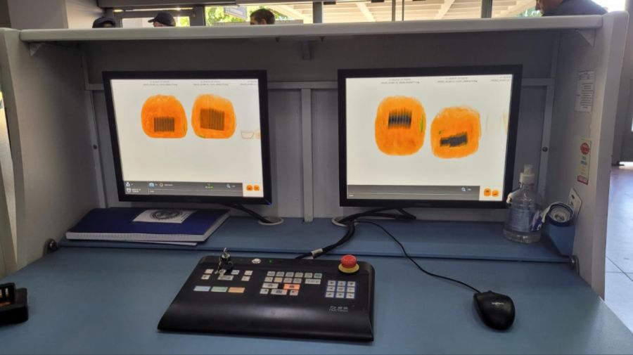 Las dos encomiendas al ser pasadas por el scanner