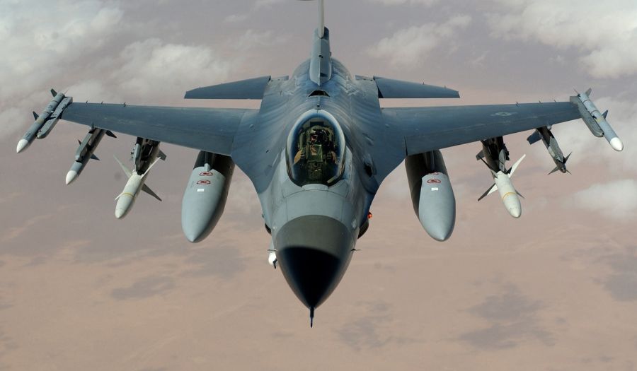 Aviones supersónicos F-16