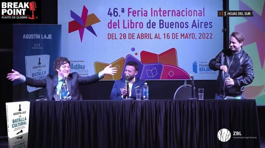 Agustín Laje junto a Ramiro Marra y Javier Milei en la Feria del Libro