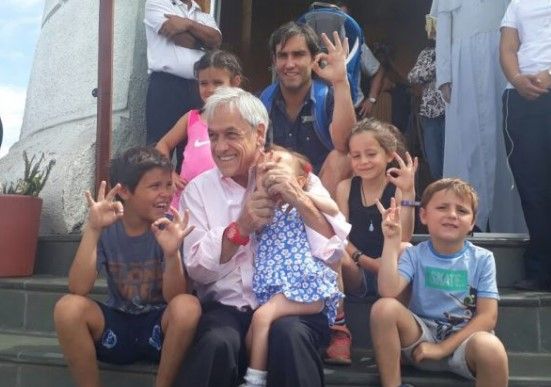 Sebastián Piñera junto a sus nietos