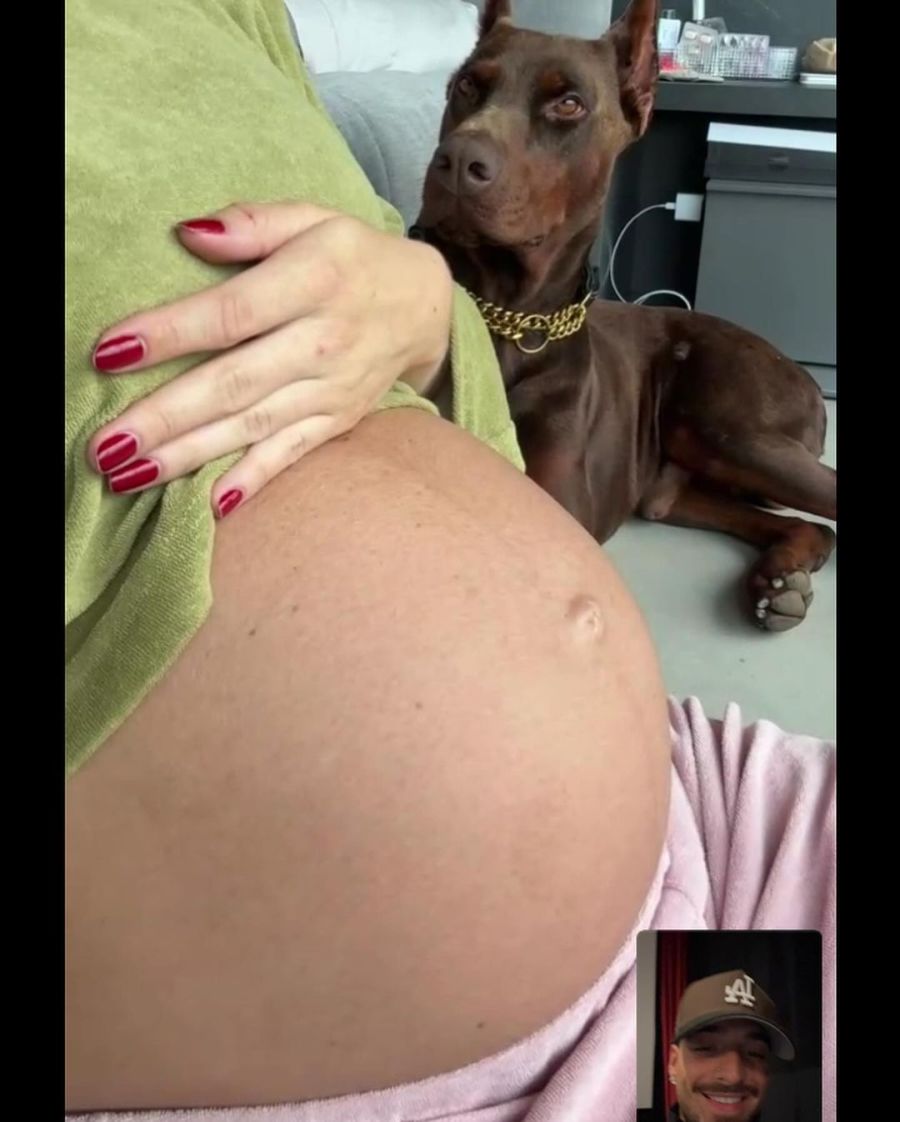 Maluma mostró cómo se comunica a la distancia con su novia embarazada