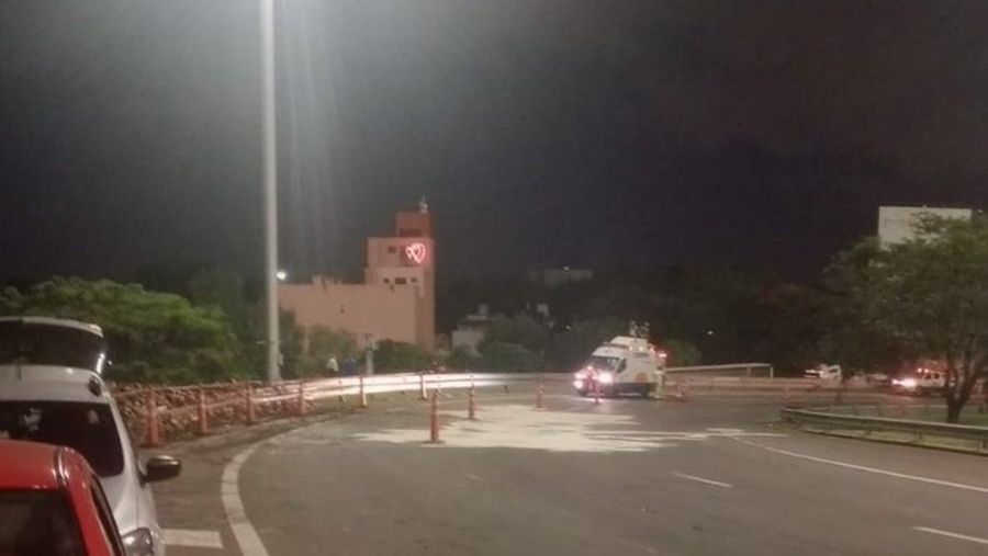 Volcó un camión con dulce en Autopista Panamericana 20240326