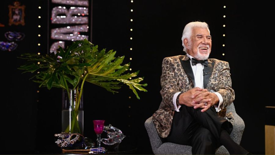 Raúl Lavié en el set de +CARAS