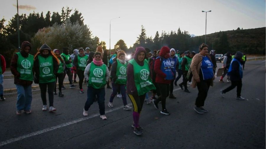Manifestación en Bariloche contra Milei