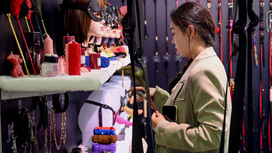 Feria de juguetes sexuales en China, con cada vez más inteligencia artificial.