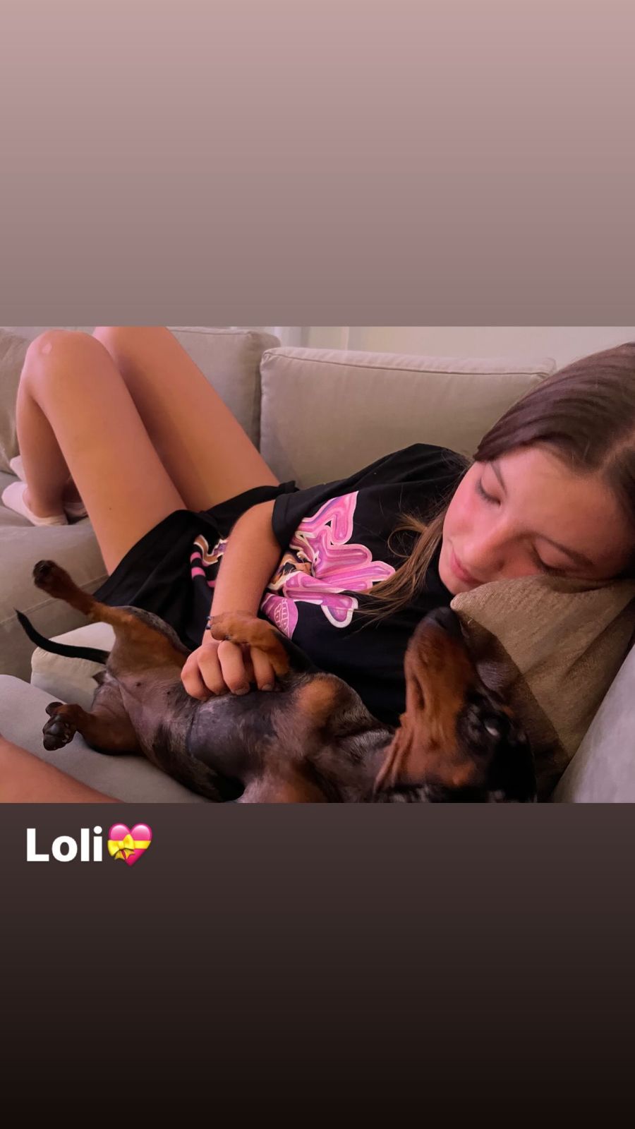 Las tiernas fotos de Allegra Cubero con su mascota Loli