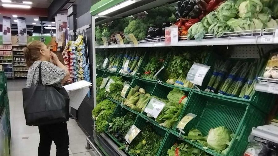 Los salarios quedaron apenas por encima de la inflación en febrero.