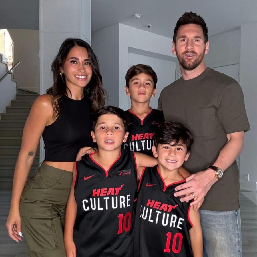  Así fue la salida de Antonela Roccuzzo y Lionel Messi junto a sus hijos a un partido de la NBA