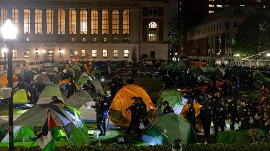 Desalojo de manifestantes propalestinos en la Universidad de Columbia 20240501