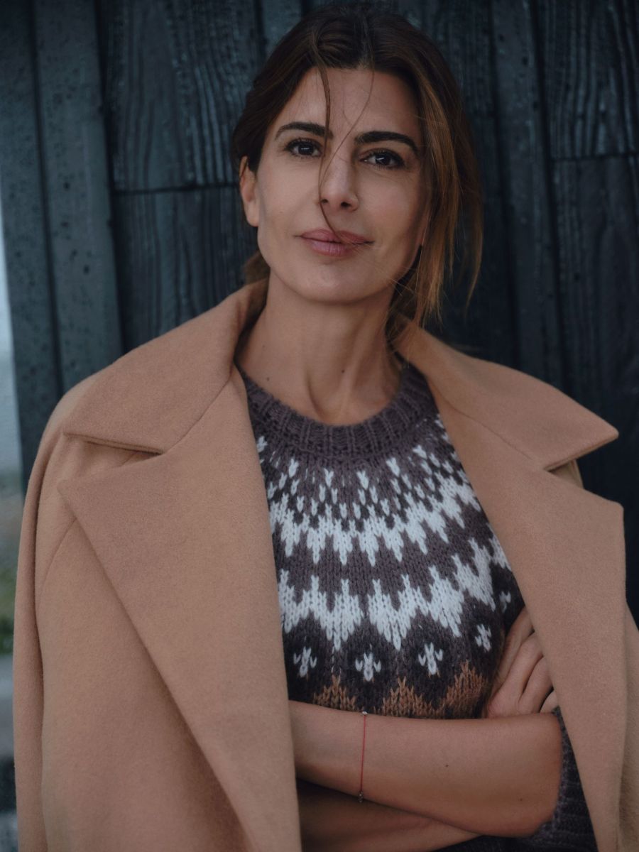 Juliana Awada vuelve a su raíz y volvió a la moda: líneas simples junto a un concepto inspirado en la Patagonia