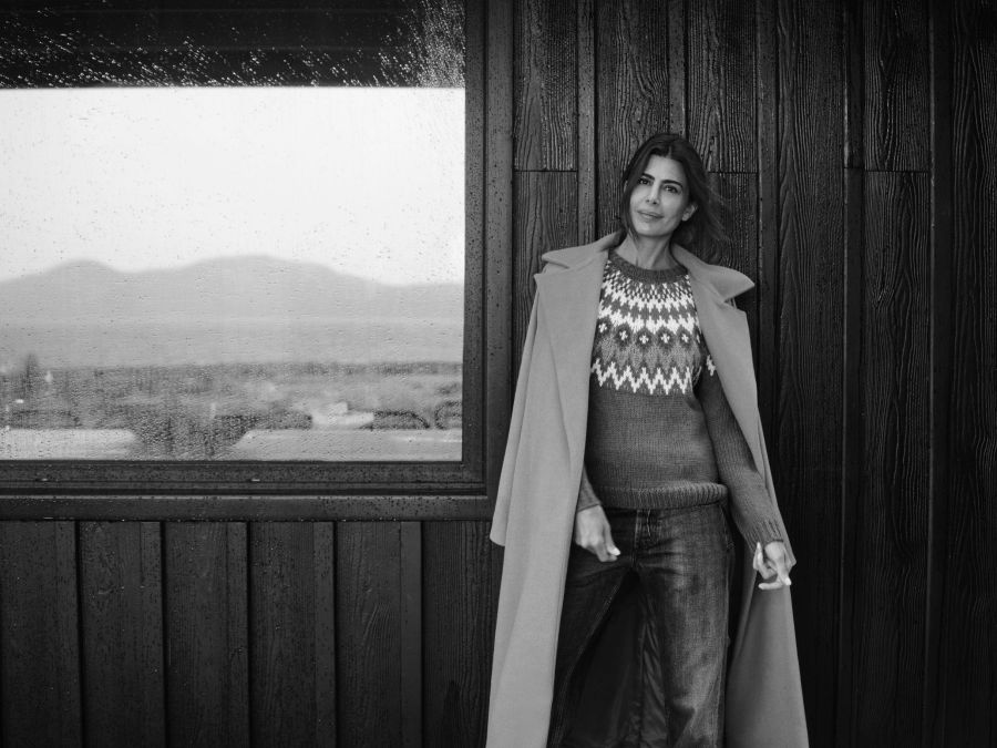 Juliana Awada vuelve a su raíz y volvió a la moda: líneas simples junto a un concepto inspirado en la Patagonia