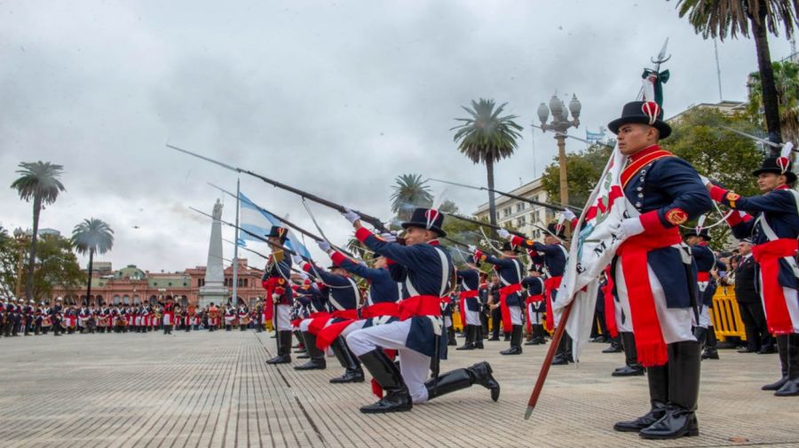 20240504 Los regimientos de Granaderos, Patricios e Iriarte realizaron hoy en simultáneo el cambio de guardia en Plaza de Mayo por primera vez en la historia