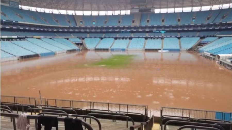 El estadio de Gremio bajo agua por las inundaciones en Porto Alegre