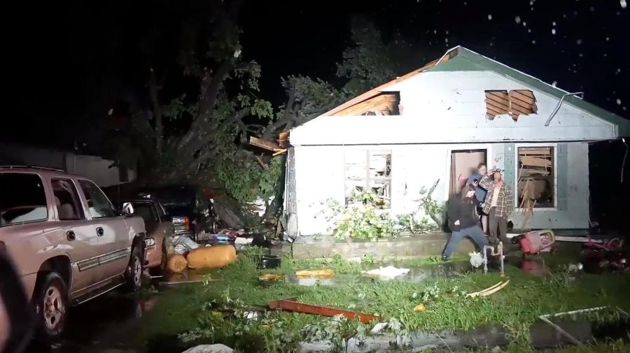 Tornado en EE.UU: se registró un muerto e impresionantes destrozos en Oklahoma