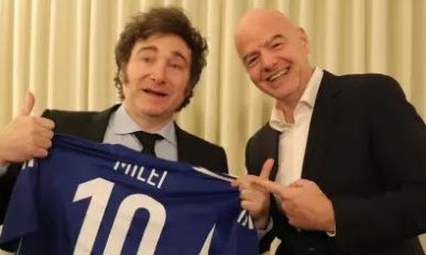 Gianni Infantino y Javier Milei