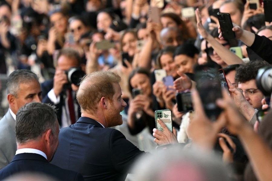 El príncipe Harry ante el desencuentro de Carlos III y Guillermo en Londres: 