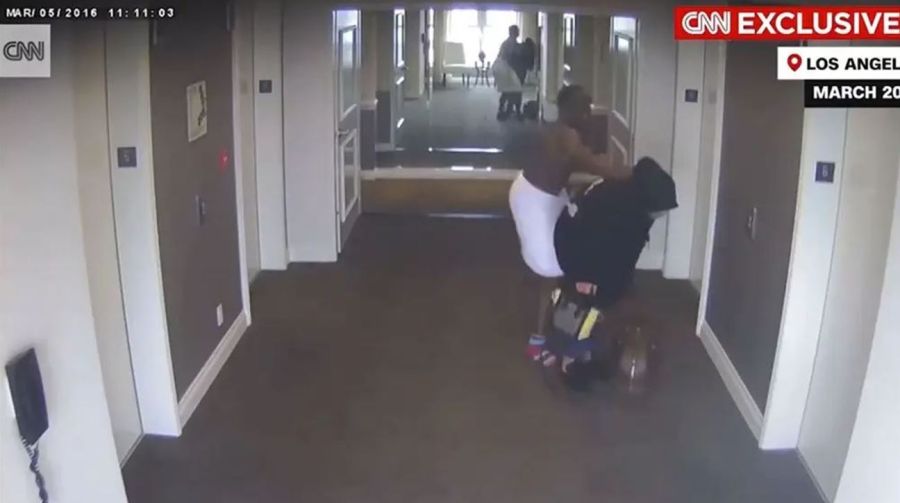 Sean Diddy Combs video golpes novia Cassie Ventura