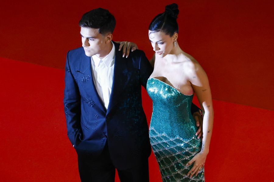 Así fue el increíble look de Oriana Sabatini acompañada de Paulo Dybala en Cannes