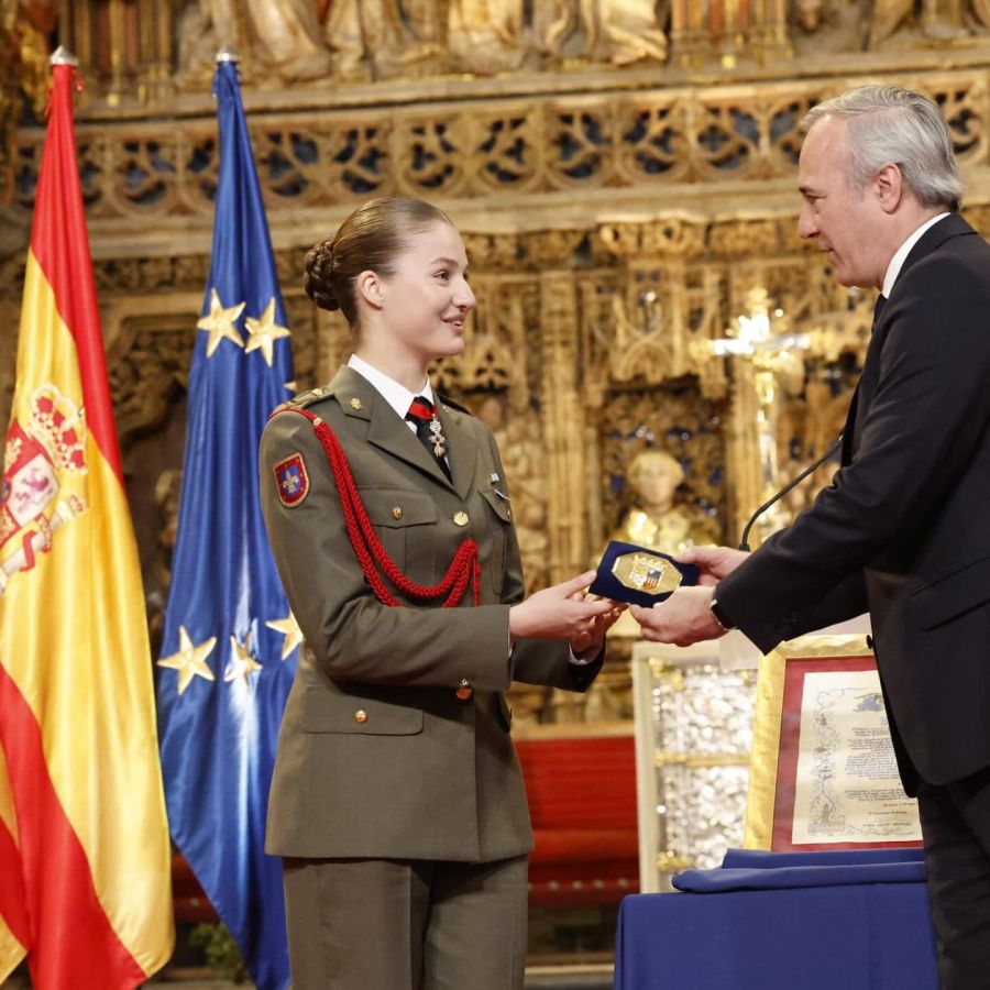 La Princesa Leonor se despidió emocionada de su preparación militar en Zaragoza