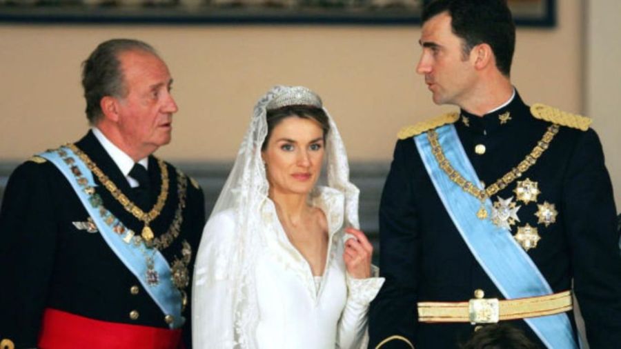 Juan Carlos I, Letizia Ortiz y Felipe VI 