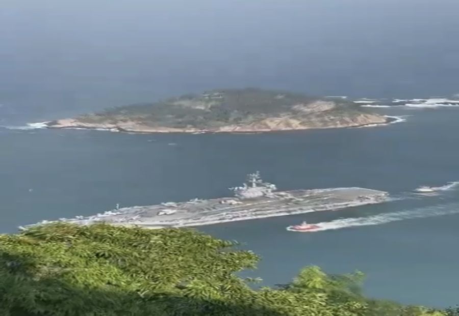 Arrival of the aircraft carrier USS Washington in Rio de Janeiro