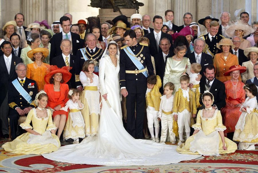 Una a una, las mejores fotos de la boda de Letizia Ortiz y Felipe VI hace 20 años 