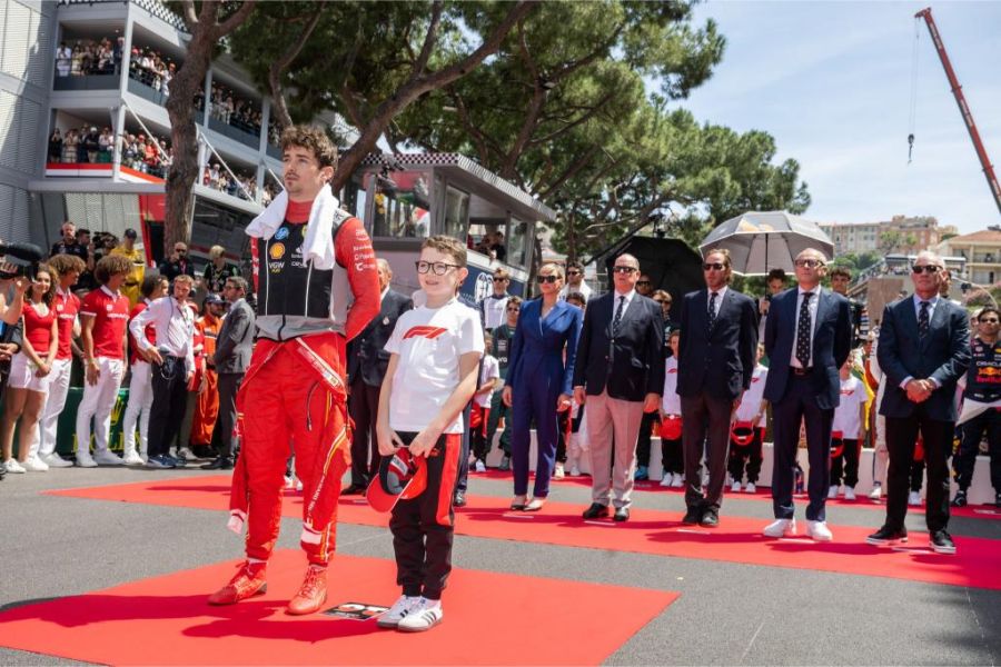 El príncipe Alberto de Mónaco se emocionó y lloró por la victoria de Charles Leclerc en la F1