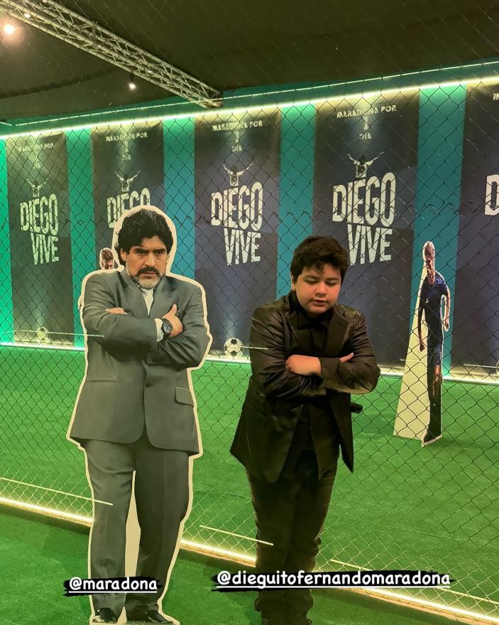 Diego Vive: Dalma, Gianinna, Jana, Diego Junior y Dieguito Maradona juntos en la muestra del Diez