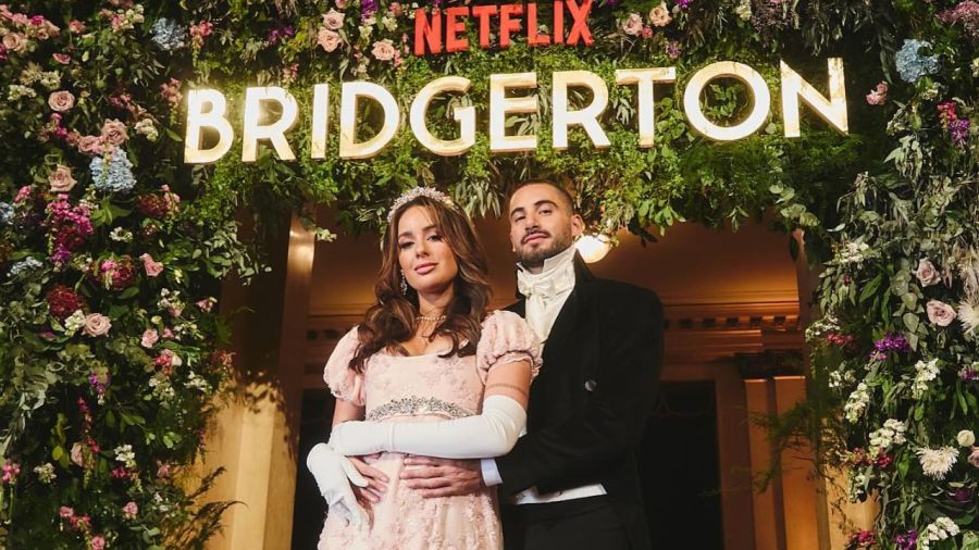 A lo Bridgerton, Nico Occhiato y Flor Jazmín tuvieron su falsa boda: los mejores looks de la gala
