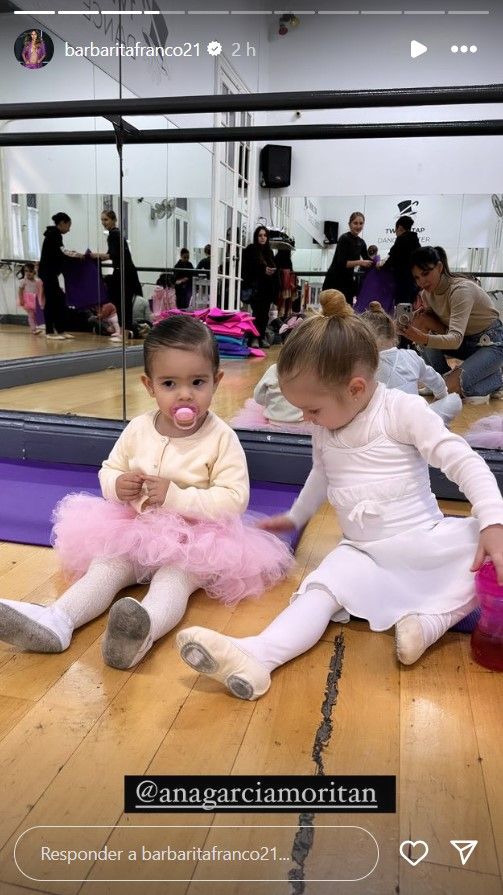 El tierno momento de Ana García Moritán y Sarah Burlando bailando ballet juntas