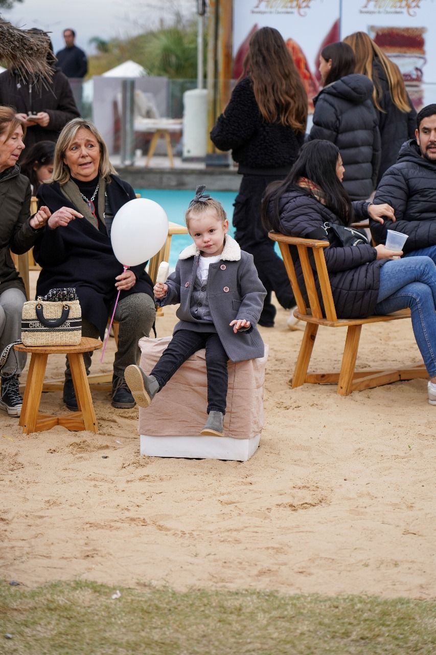 Una a una, las fotos de Delfina García Moritán en su debut como cantante en el festival Warmichela