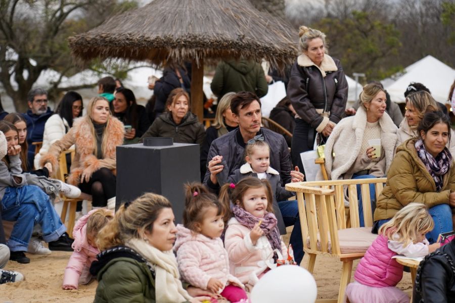 Una a una, las fotos de Delfina García Moritán en su debut como cantante en el festival Warmichela