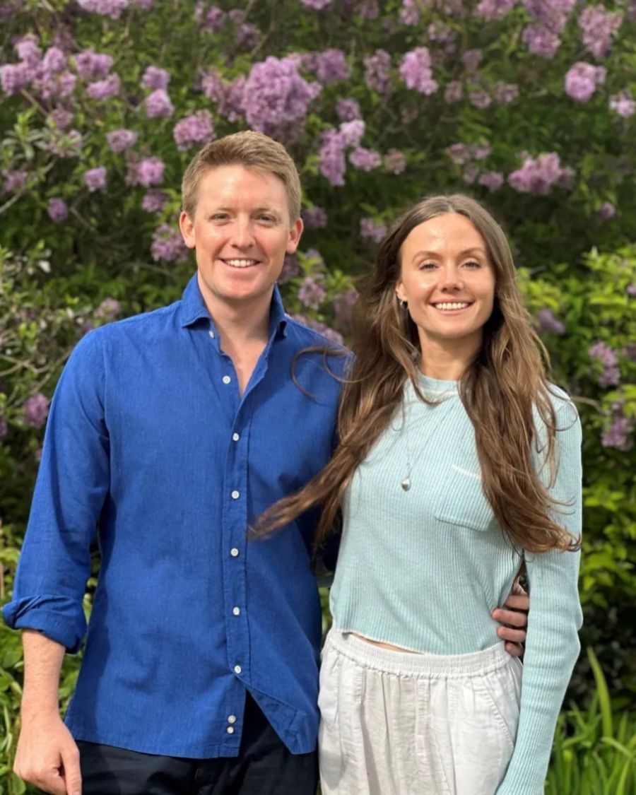 Hugh Grosvenor y Olivia Henson