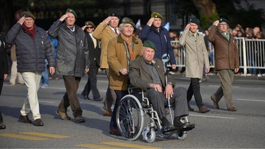 Aldo Rico en el desfile militar