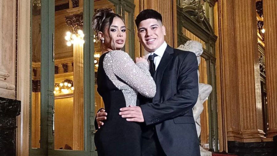 Daniela Celis y Thiago Medina en la gala de Caras TV