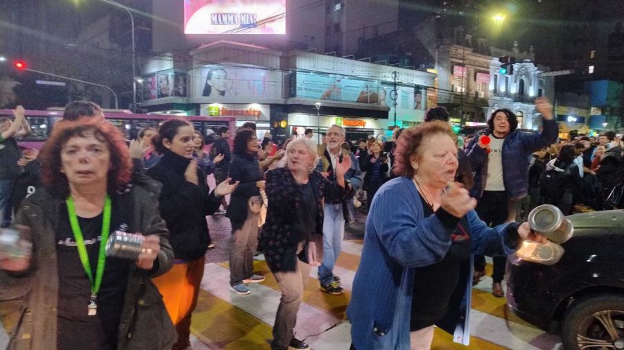 Cacerolazo en caballito 20240612
