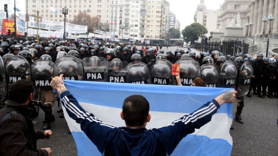 Debate de la ley Bases en el Senado