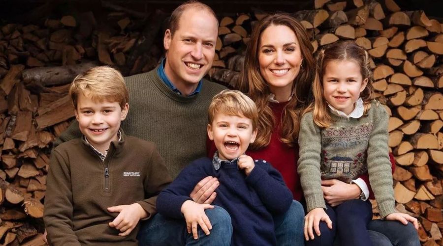 Kate Middleton con el Principe William y sus hijos el príncipe George, la princesa Charlotte y el príncipe Louis