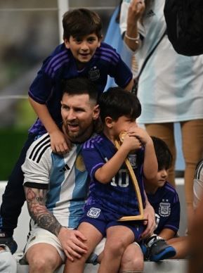 Thiago Messi y Leo Messi