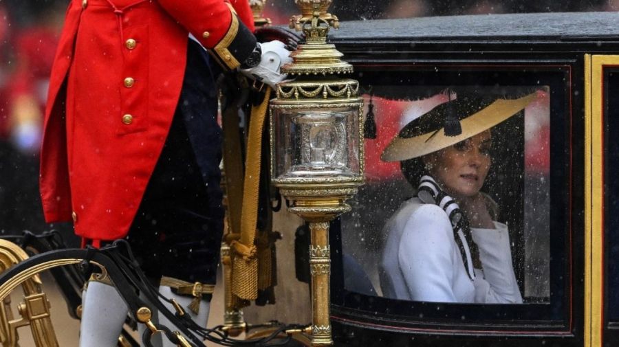 Reapareció Kate Middleton en el desfile por el cumpleaños de Carlos III