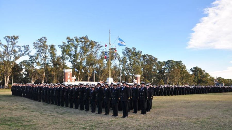 La Armada Argentina conmemoró el Día de la Máxima Resistencia.