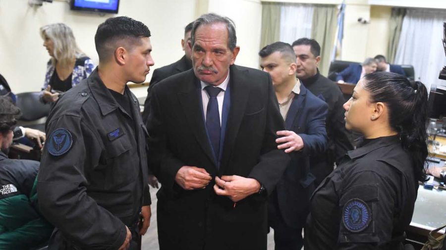 El ex gobernador de Tucumán José Alperovich al salir detenido de tribunales