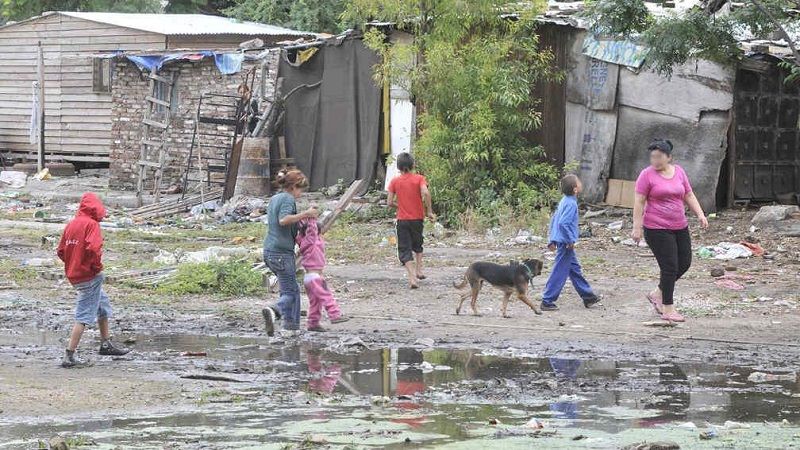 Medio millón de niños saltean una comida por falta de recursos.