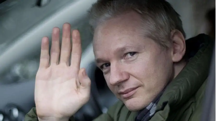 El fundador de Wikileaks, Julian Assange, australiano de 52 años, abandonó el Reino Unido.