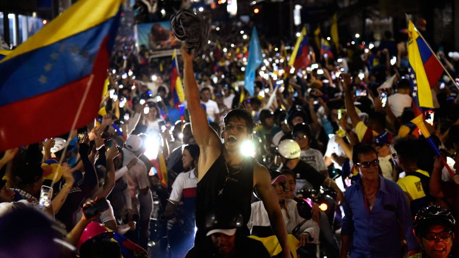 Fotogaleria Los partidarios de la líder de la oposición venezolana María Corina Machado asisten a un mitin de campaña en San Cristóbal, estado de Táchira, Venezuela