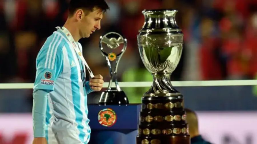 20240710 Lionel Messi, luego de perder la final de la Copa América 2015 contra Chile