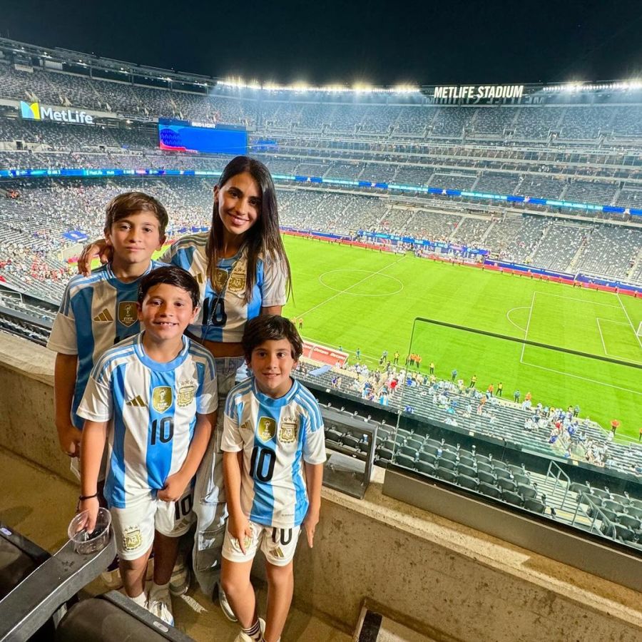 Así fue el festejo de Antonela Roccuzzo junto a sus hijos tras la clasificación de Lionel Messi con Argentina